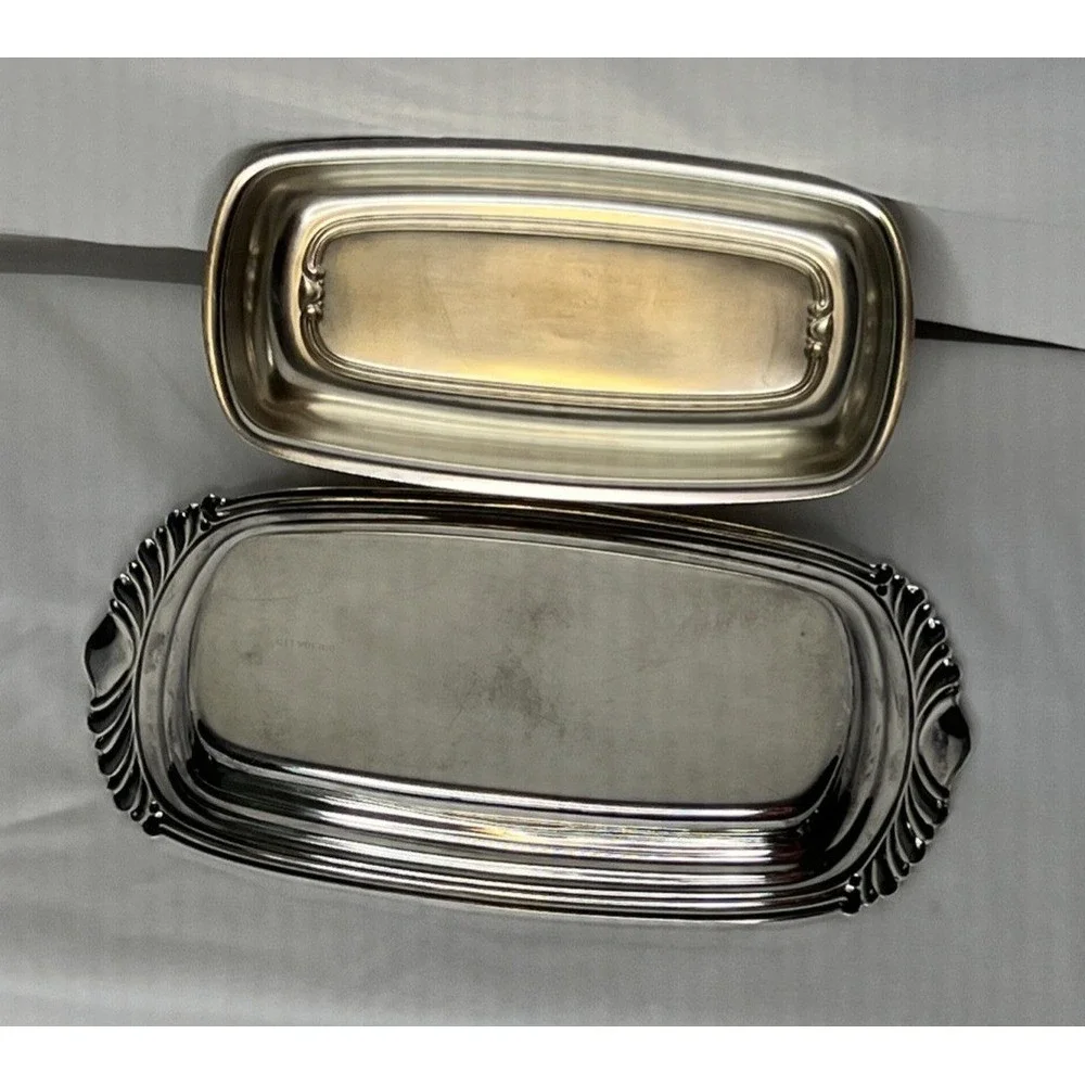 Oneida Ltd Silver Plated Butter Dish Scalloped‎ Shell Handles Domed Lid Vintage